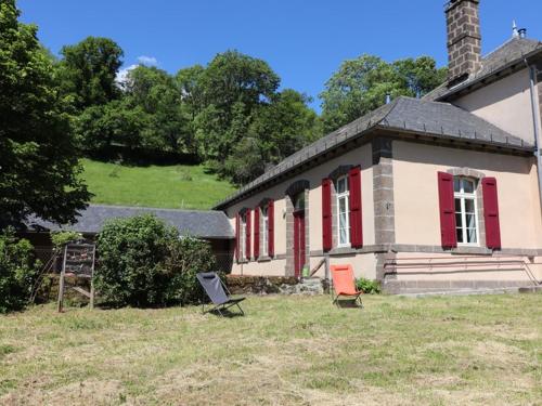 Gîte Saint-Martin-Valmeroux, 3 pièces, 4 personnes - FR-1-742-109