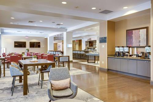 Hilton Garden Inn Phoenix Airport North Image