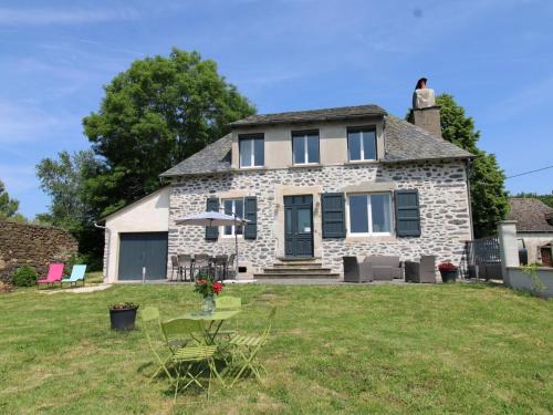 Gîte Pleaux, 4 pièces, 6 personnes - FR-1-742-429