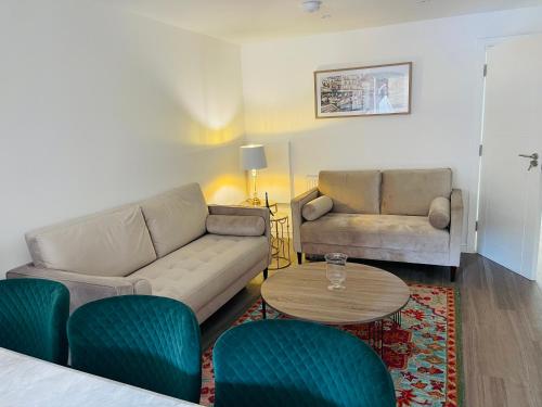 Χώρος καθιστικού στο Riverside Premium Double Room Garden View E14