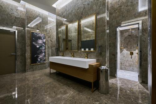 Bilik mandi di Rayelin Hotel Istanbul Old City