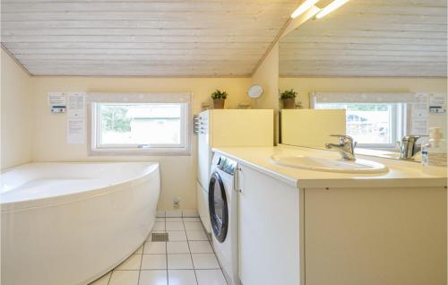 Φωτογραφία από το άλμπουμ του Four-Bedroom Holiday Home In Fjerritslev σε Fjerritslev