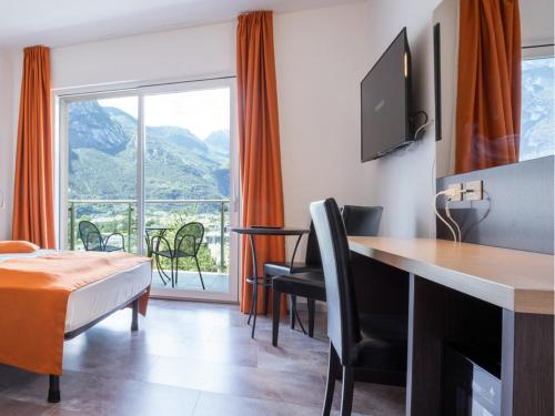 Nespecifikovaný výhled na hory nebo výhled na hory při pohledu z hotelu