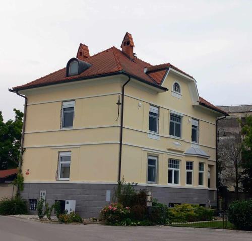 El edificio en el que está el departamento
