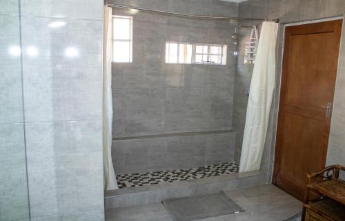 Un baño de View Point Self Catering Muldersdrift