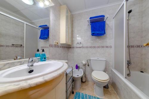 Cozy appartment with pool at Iryna & Wojtek near beach, shops and restaurants