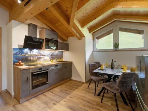 Una cocina o zona de cocina en Appartementhaus Arbiskogelblick