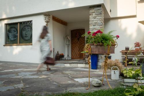 Κήπος έξω από το Villa Marwa - eine Ruheoase im Grünen