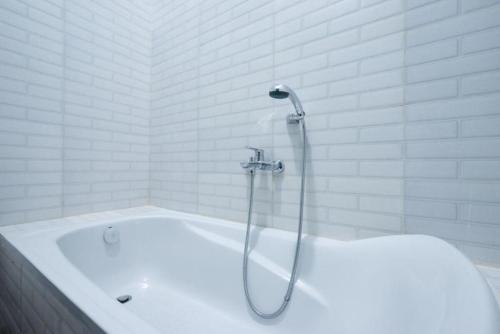 Ett badrum på Violita House by FH Stay