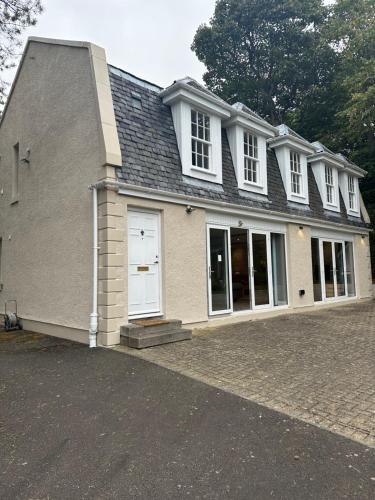 Cameron Coach House Modern Property in Murrayfield Edinburgh photo 12