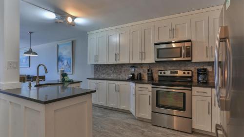 Destin on the Gulf 604 - Updated Gulf Front sixth floor condo photo 10