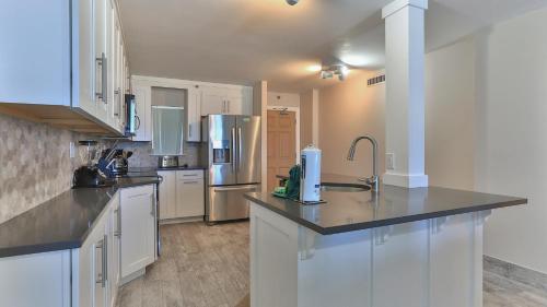 Destin on the Gulf 604 - Updated Gulf Front sixth floor condo photo 12