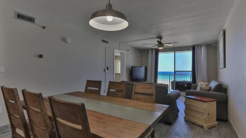 Destin on the Gulf 604 - Updated Gulf Front sixth floor condo photo 14