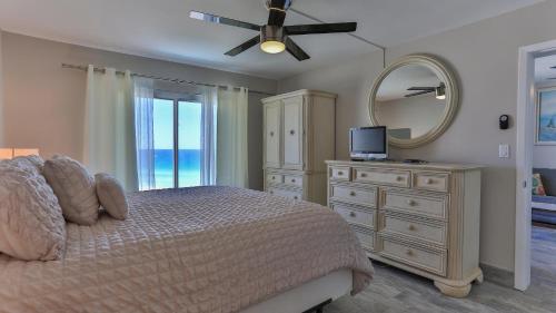 Destin on the Gulf 604 - Updated Gulf Front sixth floor condo photo 8