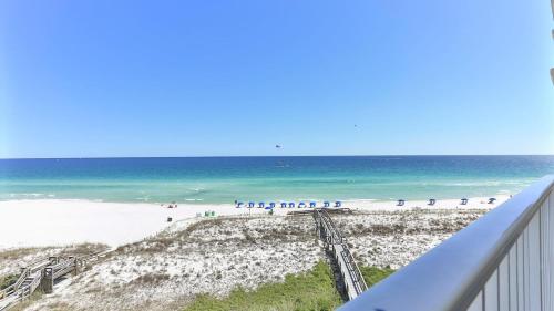 Destin on the Gulf 604 - Updated Gulf Front sixth floor condo photo 18