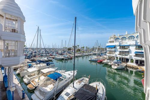 Apartment in Puerto Marina with Sea Views, FIRST LINE, Holiday Rentals Apartment