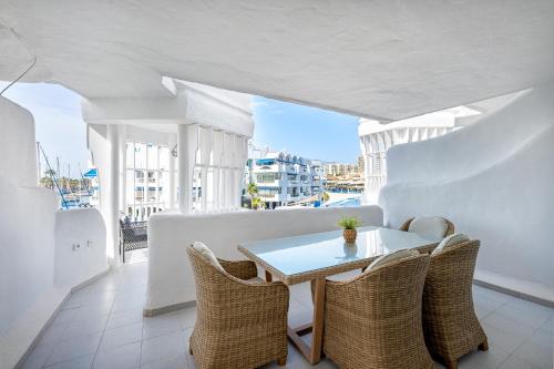 Apartment in Puerto Marina with Sea Views, FIRST LINE, Holiday Rentals Apartment