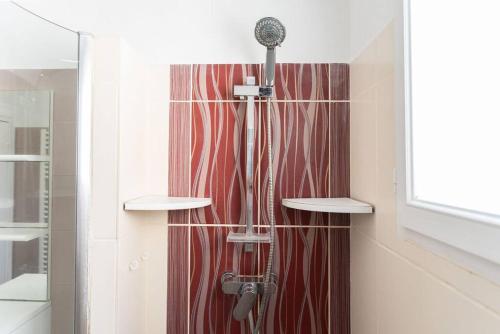 A bathroom at Villa Saint Loubès