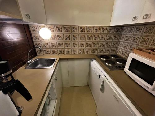 Studio économique 4 pers avec baignoire et balcon sud - Les Menuires - FR-1-452-44
