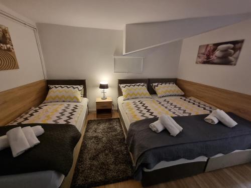 Apartment and rooms Corina – Photos 3
