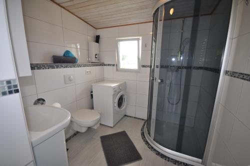 Koupelna v ubytování Ferienhaus Beerberg
