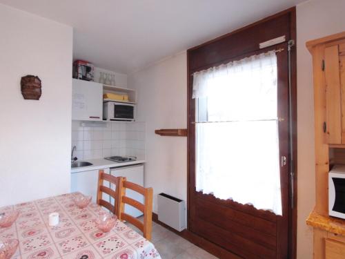 Zdjęcie z galerii obiektu Studio cosy 5 pers avec balcon, au centre, proche remontées mécaniques et commerces - FR-1-572-202 w mieście Arâches-la-Frasse