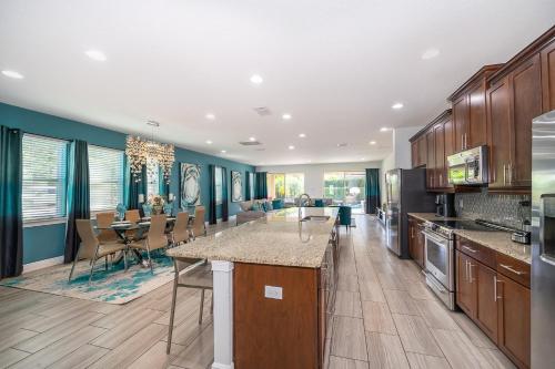 EPIC Disney 10Min Retreat, 8BR Resort Villa and Arcade photo 3