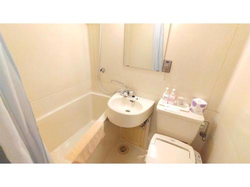 Bathroom sa Business Inn Suwabe - Vacation STAY 46132v