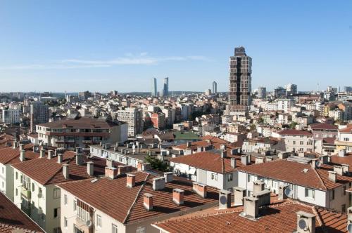 Kép Central Flat with City View and Terrace in Sisli szállásáról Isztambulban a galériában