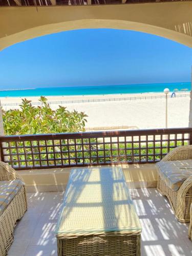 اول صف على البحر مارينا الساحل الشمالي0 هـ