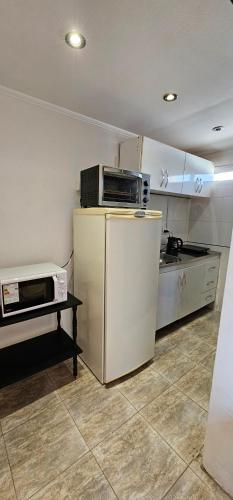 LIRIOS 484 (planta alta) – Photos 5