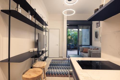 Classy 1 BR Apt w Private Balcony By Sea N' Rent