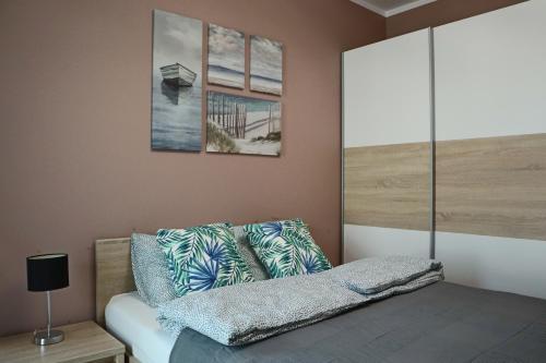 Postel nebo postele na pokoji v ubytování Premium Apartment - Witolda SKY 16th floor - SELF CHECK-IN - Parking