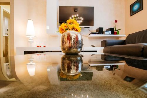 Μια τηλεόραση ή/και κέντρο ψυχαγωγίας στο Suites One