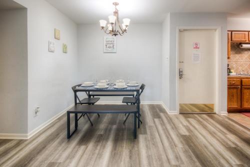 Fotografie z fotogalerie ubytování Spacious 3BR, 2BA Condo near Medcenter & NRG v destinaci Houston