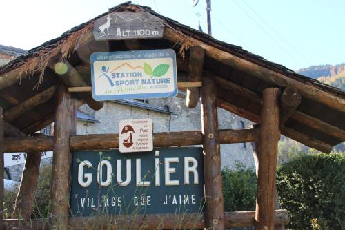 um sinal para um goleiro num edifício em La grange à Goulier em Goulier-et-Olbier
