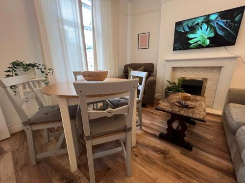 2025 Award Winner Liverpool Ivy House - 4 Bedrooms photo 22