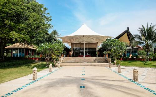 Zahrada ubytování Blue Bay Resort - Access to Pool and Beach-Phuket & Krabi