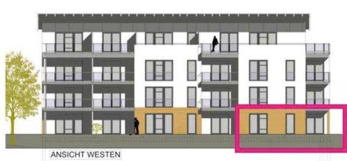 wykonanie budynku apartamentowego z dwoma osobami stojącymi na balkonie w obiekcie ostseestrasse6 w mieście Scharbeutz