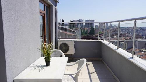 Ein Balkon oder eine Terrasse in der Unterkunft Overland Residence