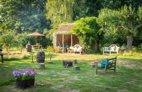 Stunning 1-Bed Cottage with Hot Tub in Ross-on-wye