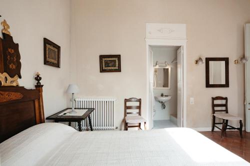 A bed or beds in a room at Agroturismo Son Triay