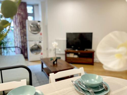 Fotografie z fotogalerie ubytování Modern Patio Flat close to Sation & Canary Wharf v Londýně