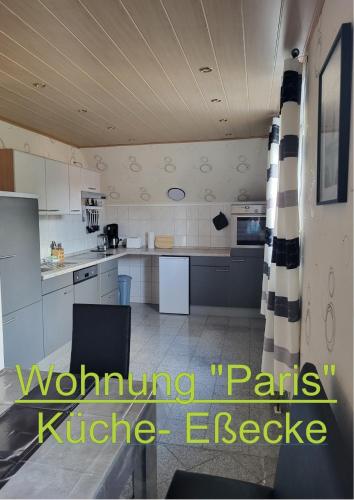Η κουζίνα ή μικρή κουζίνα στο FaWiGa Monteurwohnung Karben