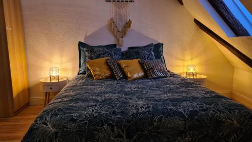Llit o llits en una habitació de Duplex Centre - Le Marché