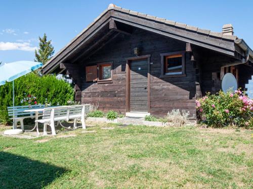 Chalet Lao-Lao by Interhome