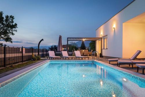 Villa Blue Lagoon - Private Pool and Whirlpool