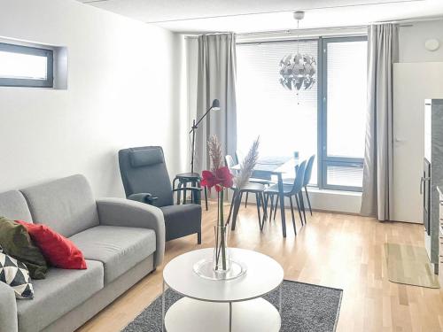 Un lugar para sentarse en Holiday Home Ylälänsi 3 as 2 by Interhome