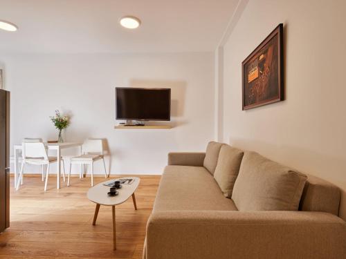 TV a/nebo společenská místnost v ubytování Studio Máj-2 by Interhome