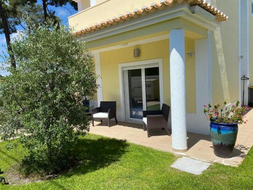 Κήπος έξω από το Zion guest house